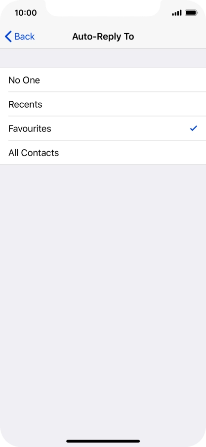 Press the required setting to select which contacts should automatically be notified that Do Not Disturb While Driving is turned on.
