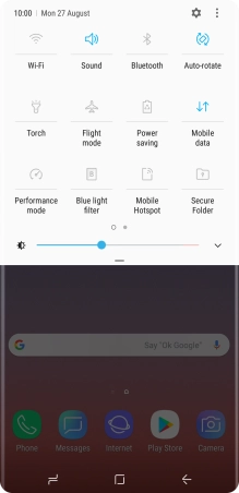 Press the mobile data icon to turn the function on or off.