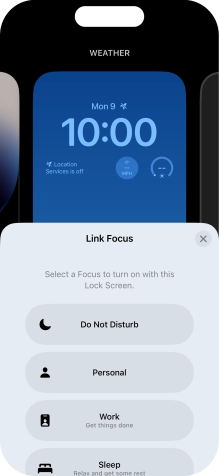 Press the required focus mode.