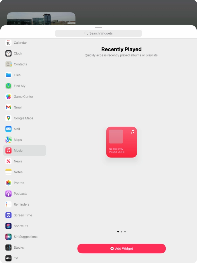 Slide your finger right or left on the screen to select the required widget size.