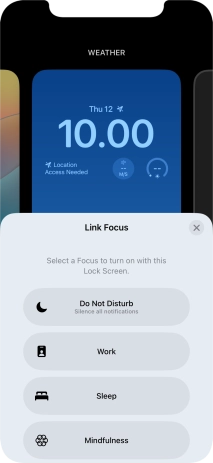 Press the required focus mode.