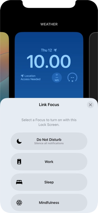 Press the required focus mode.