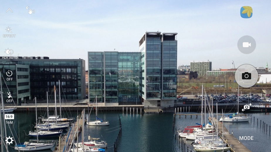 Press the video light icon repeatedly to select the required setting.