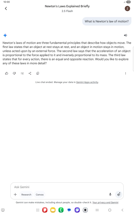 Transcription of the conversation with Gemini Live is now displayed.