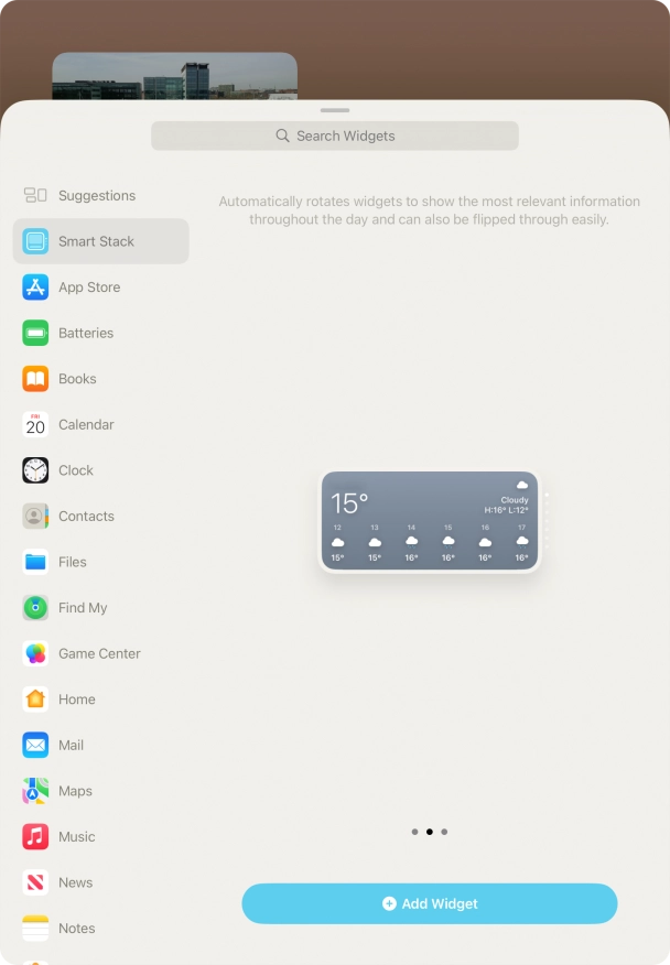 Slide your finger right or left on the screen to select the required widget size.