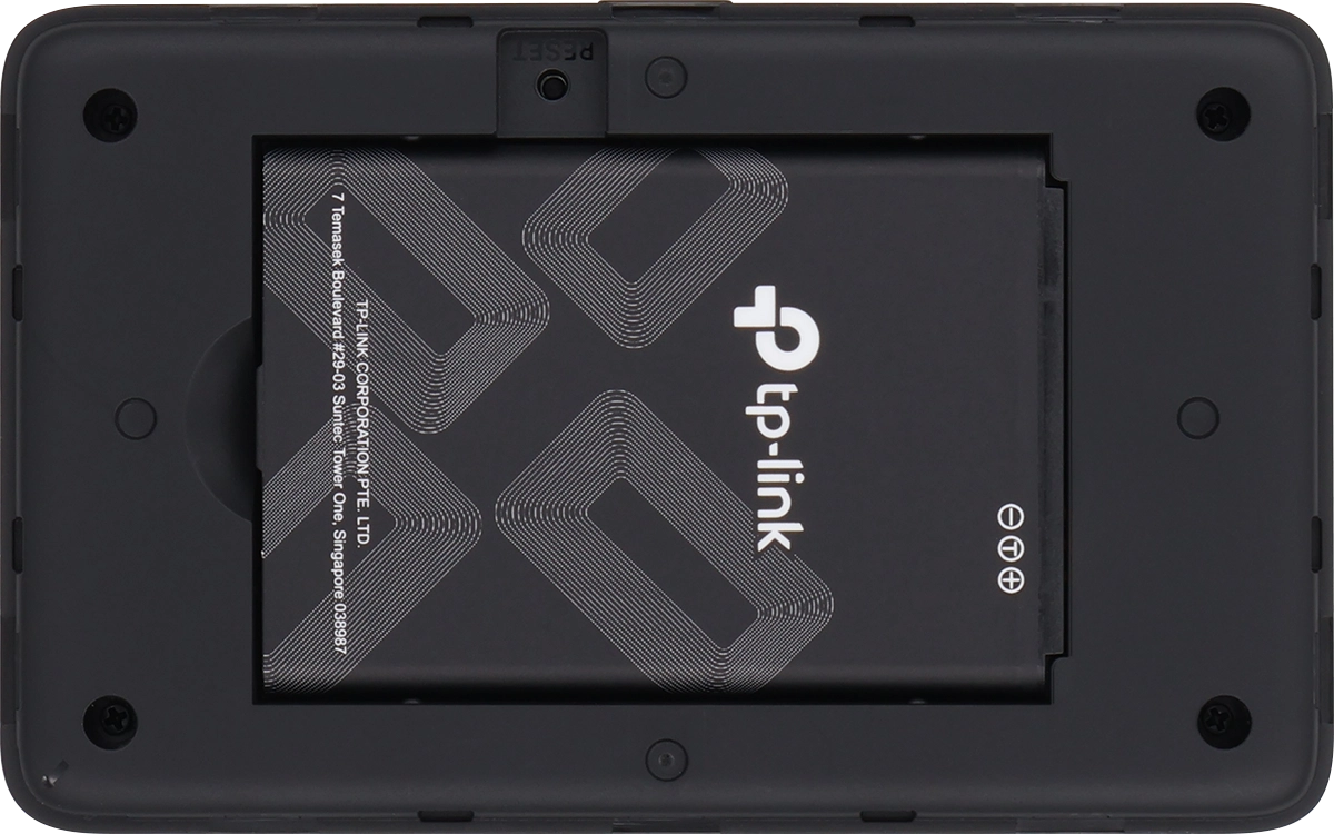 Place the battery in your router (right side first), matching the battery contacts with the router contacts, and press the battery into place.