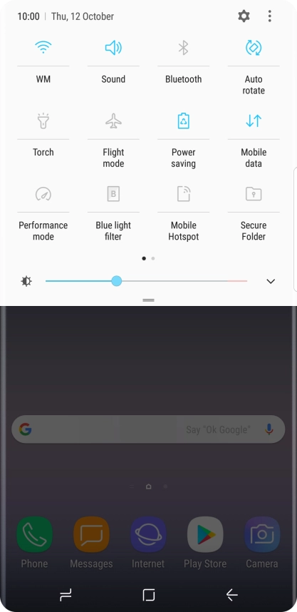 Press Mobile data to turn the function on or off.