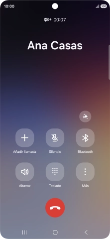 Si deseas utilizar Galaxy AI para la traducción de una conversación durante una llamada, pulsa el icono de IA.