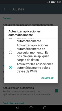 Pulsa Actualizar las aplicaciones automáticamente solo a través de Wi-Fi para activar la función.