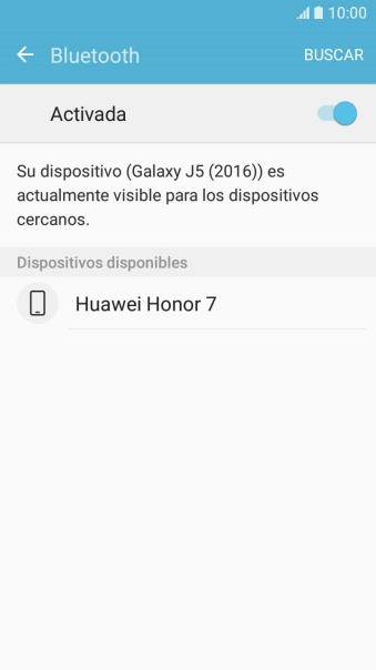 Pulsa el dispositivo Bluetooth deseado y sigue las indicaciones de la pantalla para vincular el dispositivo al teléfono.