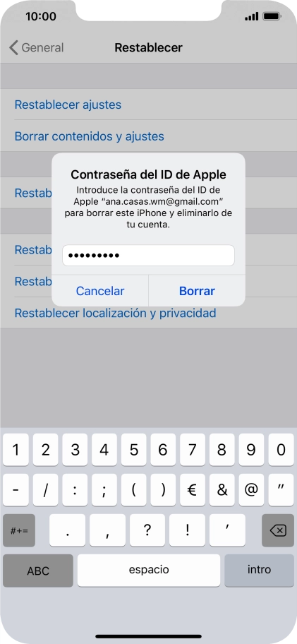 Introduce la contraseña de tu ID de Apple y pulsa Borrar. Espera unos instantes mientras el teléfono restablece la configuración predeterminada. Sigue las indicaciones de la pantalla para configurar el teléfono y dejarlo listo para su uso.