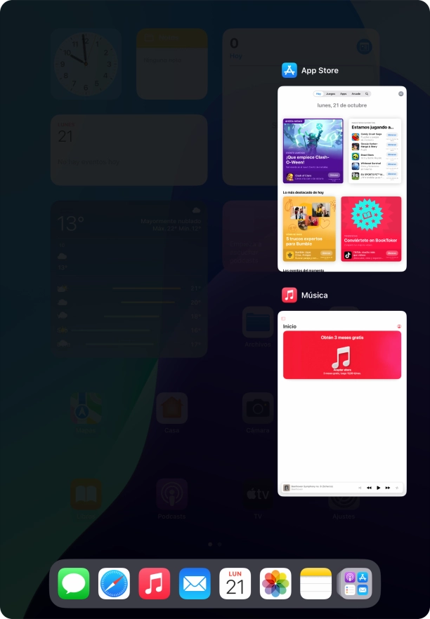 Arrastra hacia arriba la aplicación deseada para cerrarla.