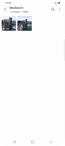 Mantén pulsados la fotografía o el videoclip deseados durante unos instantes.