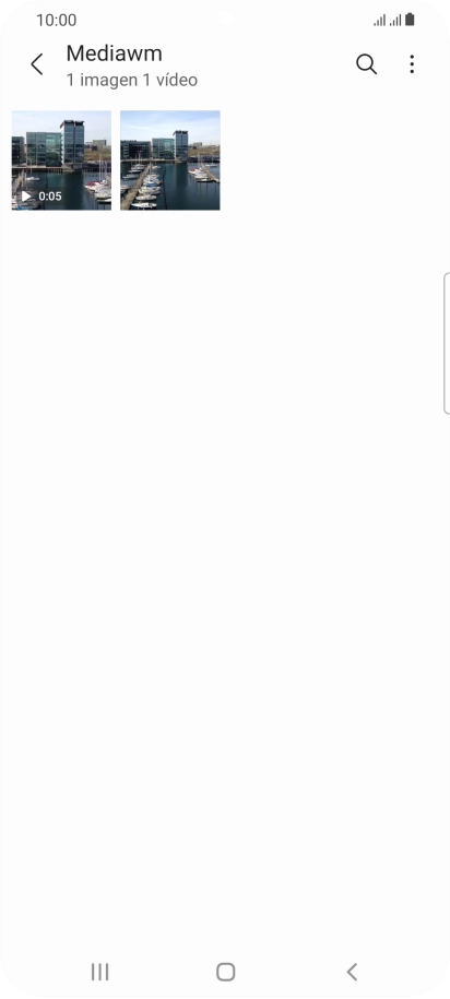 Mantén pulsados la fotografía o el videoclip deseados durante unos instantes.