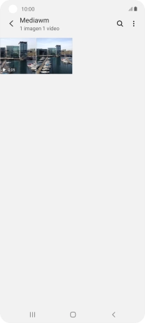 Mantén pulsados la imagen o el videoclip deseados durante unos instantes.