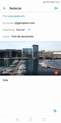 Pulsa el icono de envío cuando termines de escribir el correo electrónico.