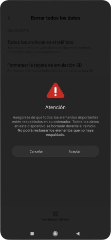 Pulsa Aceptar. Espera unos instantes mientras el teléfono restablece la configuración predeterminada. Sigue las indicaciones de la pantalla para configurar el teléfono y dejarlo listo para su uso.