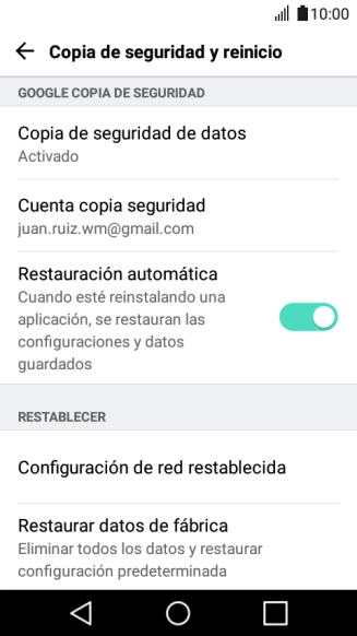 Pulsa Restaurar datos de fábrica.