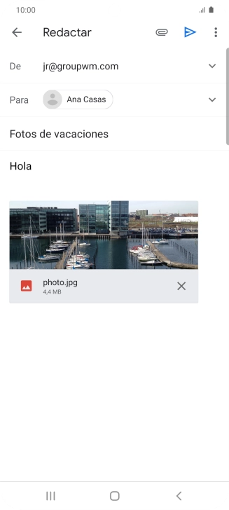 Pulsa el icono de envío cuando termines de escribir el correo electrónico.