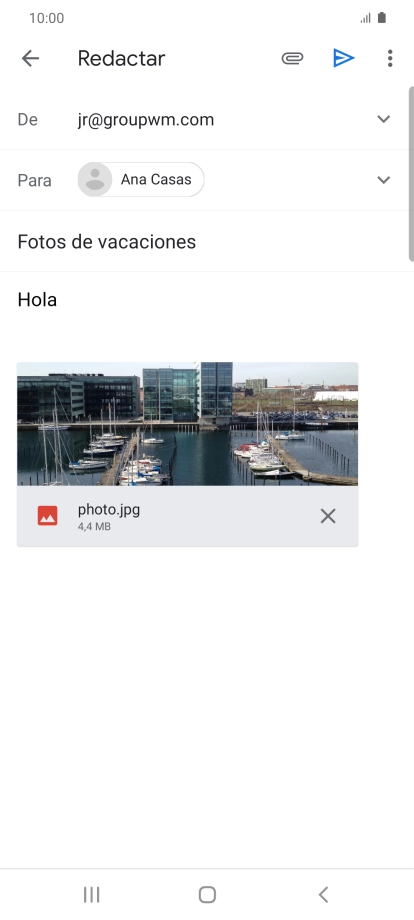Pulsa el icono de envío cuando termines de escribir el correo electrónico.