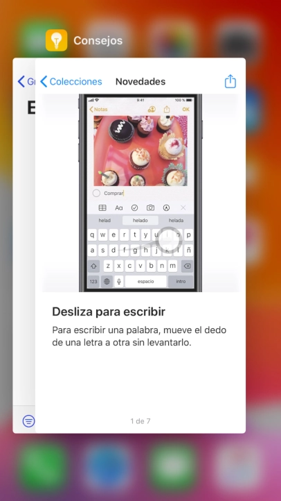 Arrastra hacia arriba la aplicación deseada para cerrarla.