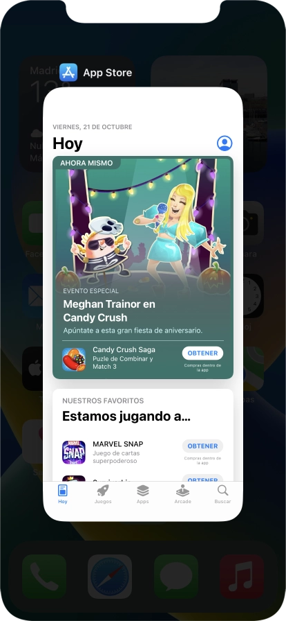 Arrastra hacia arriba la aplicación deseada para cerrarla.