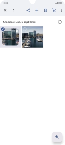 Pulsa las fotografías o los vídeos deseados para añadirlos.
