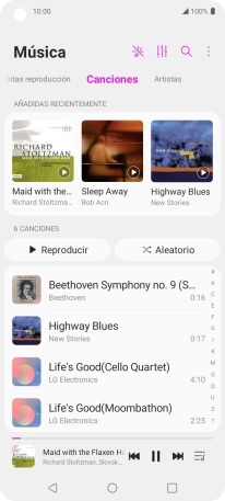 Pulsa el título de la canción en la parte inferior de la pantalla.