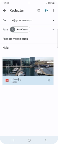 Pulsa el icono de envío cuando termines de escribir el correo electrónico.