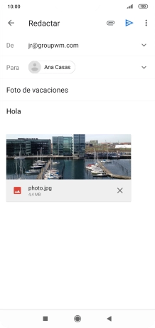 Pulsa el icono de envío cuando termines de escribir el correo electrónico.