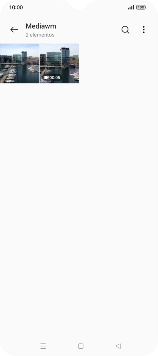 Mantén pulsados la fotografía o el vídeo deseados durante unos instantes.