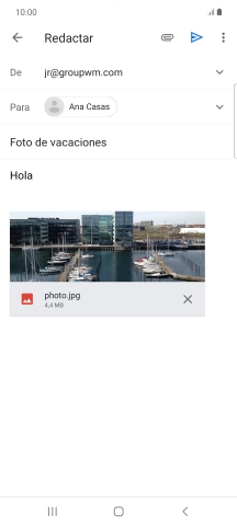 Pulsa el icono de envío cuando termines de escribir el correo electrónico.