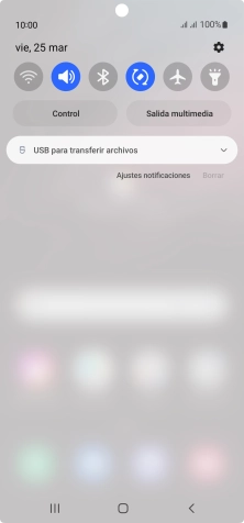 Pulsa USB para transferir archivos.