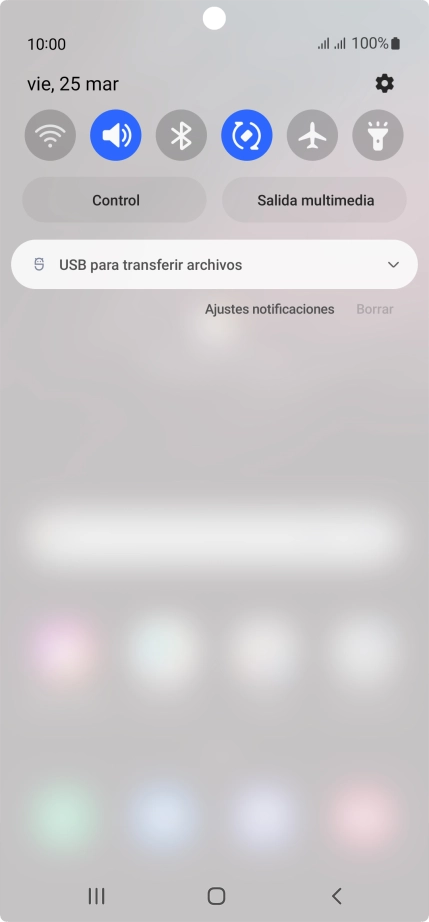 Pulsa USB para transferir archivos.