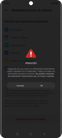 Pulsa OK. Espera unos instantes mientras el teléfono restablece la configuración predeterminada. Sigue las indicaciones de la pantalla para configurar el teléfono y dejarlo listo para su uso.