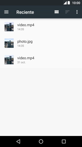 Desliza el dedo hacia la derecha desde la parte izquierda de la pantalla.