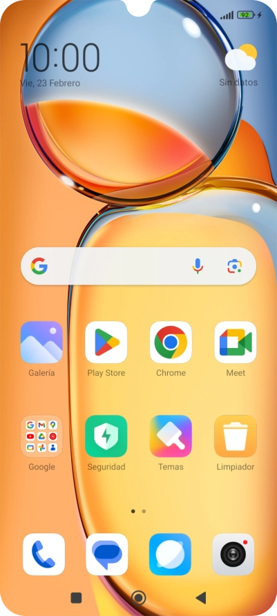 Cuando el icono de carga de batería aparece en la pantalla, el teléfono se está cargando.