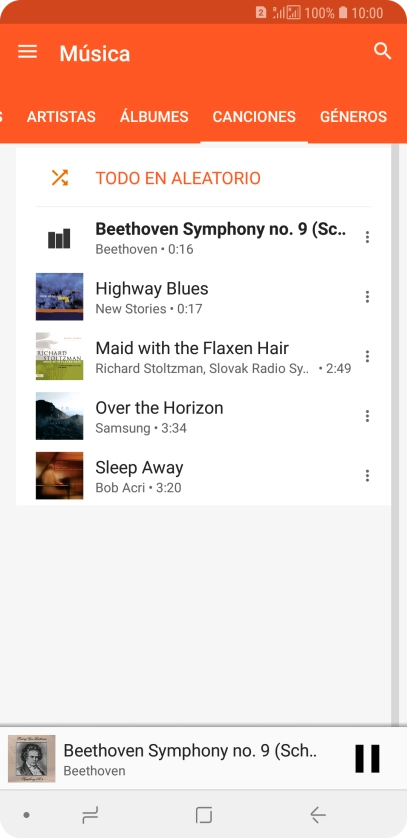 Pulsa el título de la canción en la parte inferior de la pantalla.