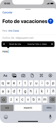 Pulsa Insertar foto o vídeo y sigue las indicaciones de la pantalla para adjuntar una fotografía o un videoclip.