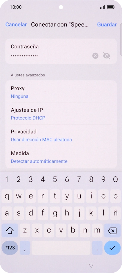 Introduce la contraseña de la red Wi-Fi y pulsa el icono de aceptar.