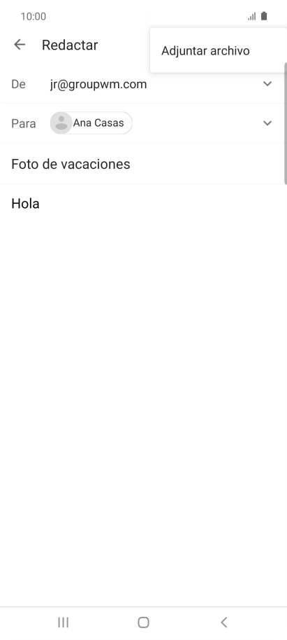 Pulsa Adjuntar archivo y desplázate a la carpeta deseada.
