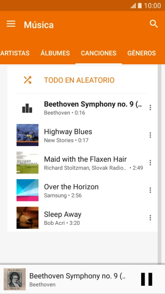 Pulsa el título de la canción en la parte inferior de la pantalla.