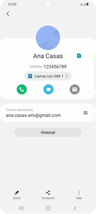 Pulsa el icono de llamada junto a la tarjeta SIM deseada.