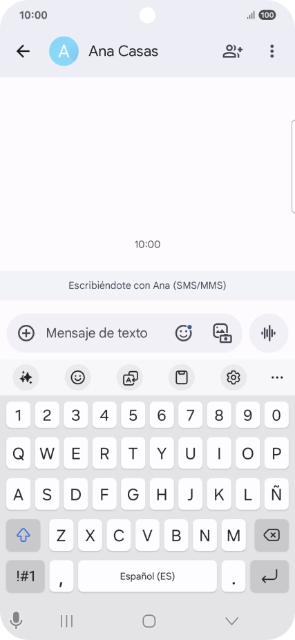 Selecciona una conversación o crea un nuevo mensaje y pulsa el icono de IA.