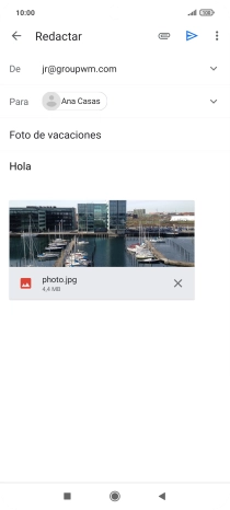 Pulsa el icono de envío cuando termines de escribir el correo electrónico.