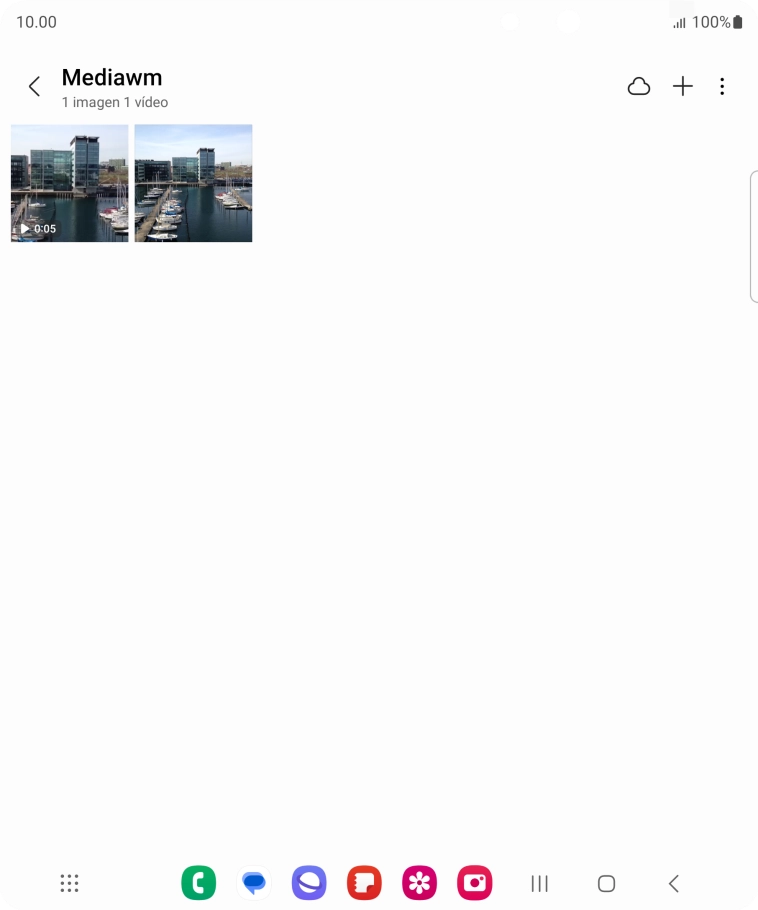 Mantén pulsados la fotografía o el vídeo deseados durante unos instantes.