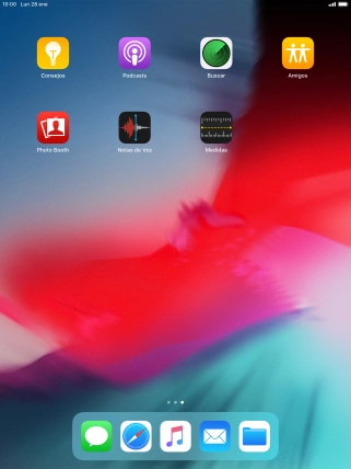 Pulsa la app deseada durante unos instantes hasta que los iconos empiecen a moverse.