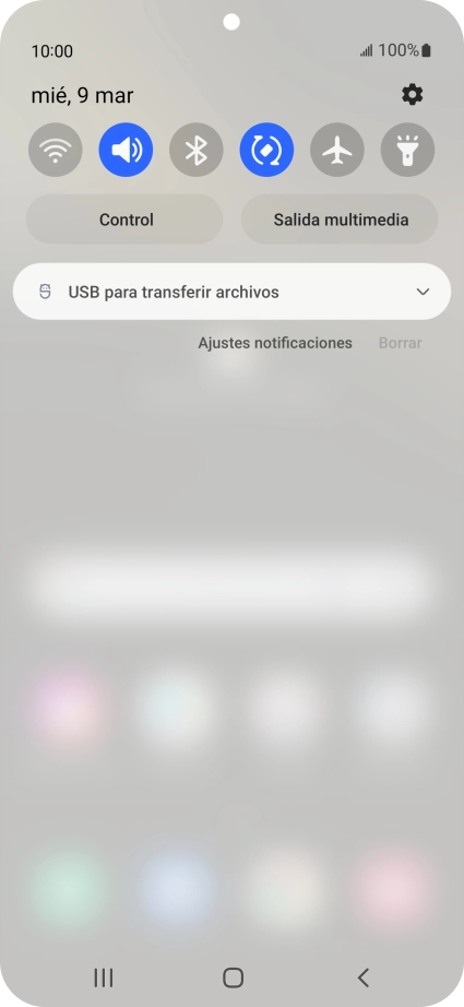 Pulsa USB para transferir archivos.