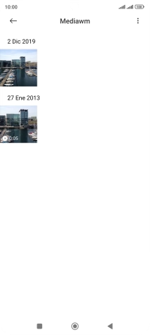 Mantén pulsados la fotografía o el videoclip deseados durante unos instantes.