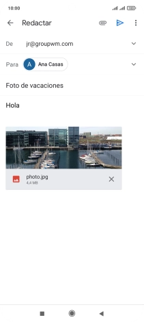 Pulsa el icono de envío cuando termines de escribir el correo electrónico.
